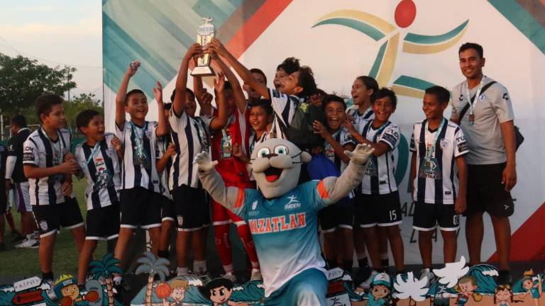 Los equipos fueron premiados.