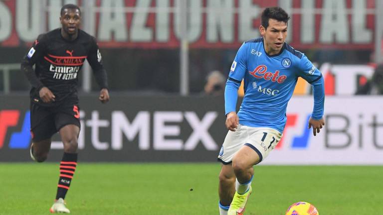 Hirving “Chucky” Lozano fue titular por el Napoli