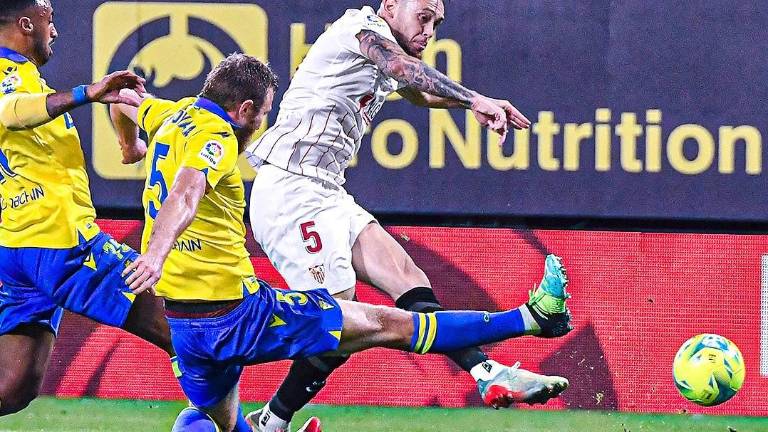 Lucas Ocampo logró el solitario gol del Sevilla.