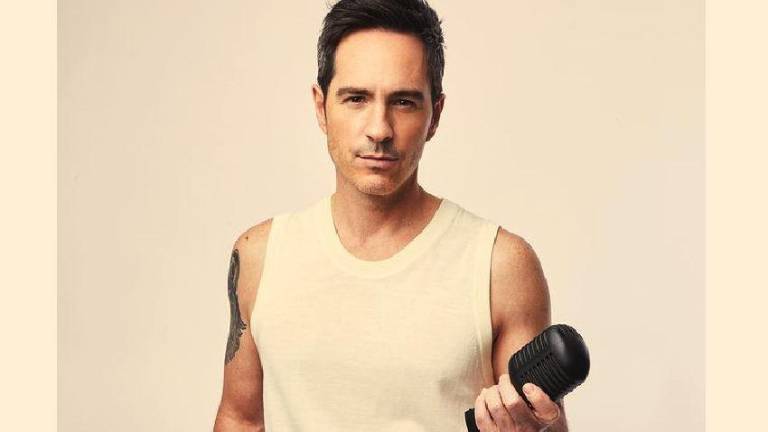 Mauricio Ochmann se lanza a la música con su primer EP titulado Origen.