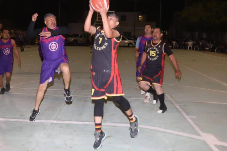 Manijas marca territorio en Baloncesto Veteranos