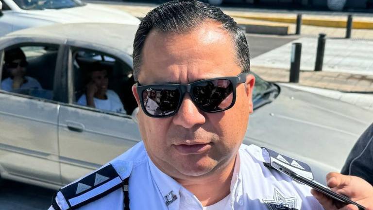 El comandante indicó que este cambio también busca evitar tanto embotellamientos como accidentes en la avenida Camarón Sábalo.