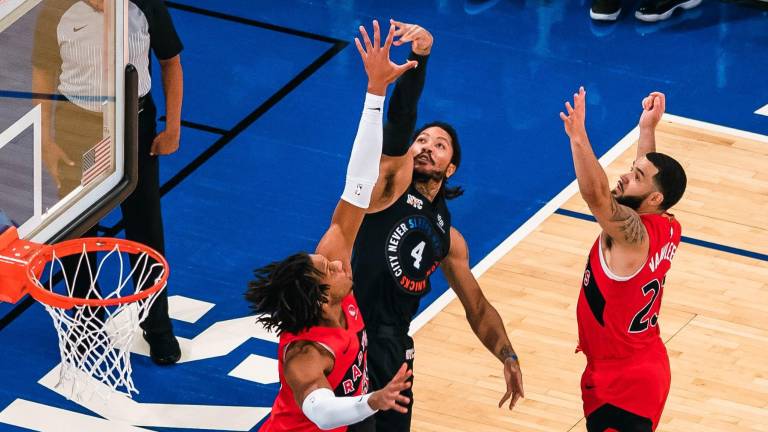 Derrick Rose logró 19 puntos para los Knicks.