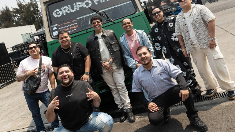 Grupo Firme.