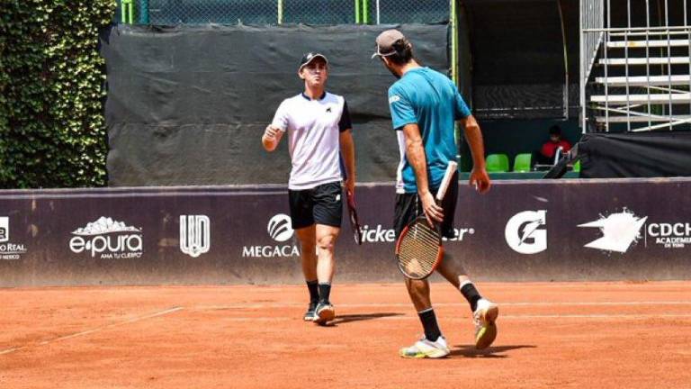 Luis Patiño y Roberto Quiroz se imponen en dos sets.