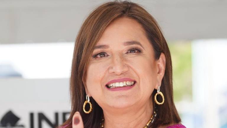 Xóchitl Gálvez emitió su voto en una casilla de la Ciudad de México.