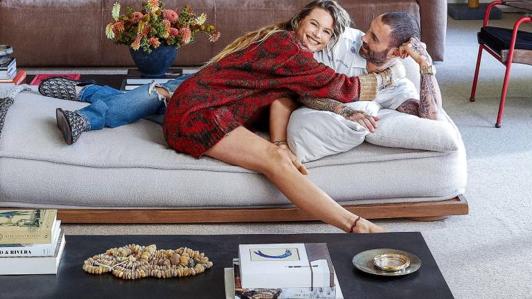 Adam Levine y Behati Prinsloo dan a conocer que serán padres una vez más.