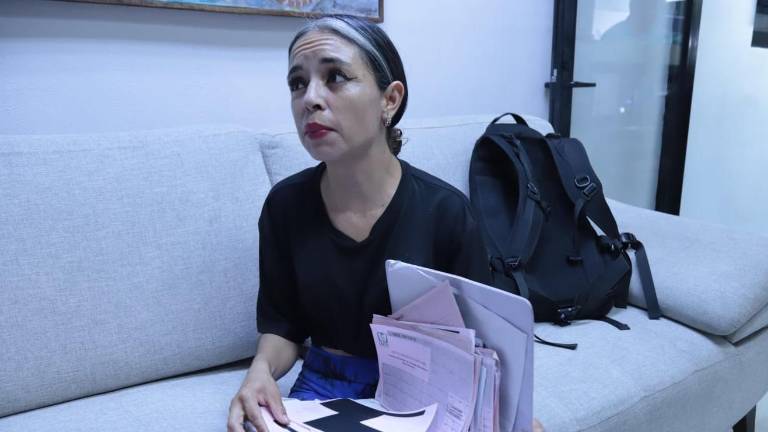 En busca de llevar a su hija a tratamiento psiquiátrico, ante la falta de recursos y la gravedad de sus crisis, María del Carmen Cervantes busca apoyo ciudadano.