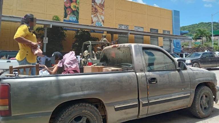 Tienen comerciantes de Rosario ‘respiro económico’ tras arribo de familias de la sierra