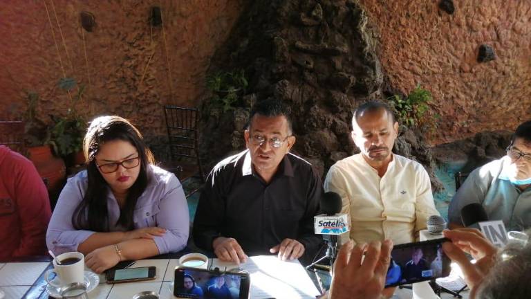 El movimiento magisterial Convergencia 53, exhortó al líder sindical a valorar su renuncia como Secretario General.