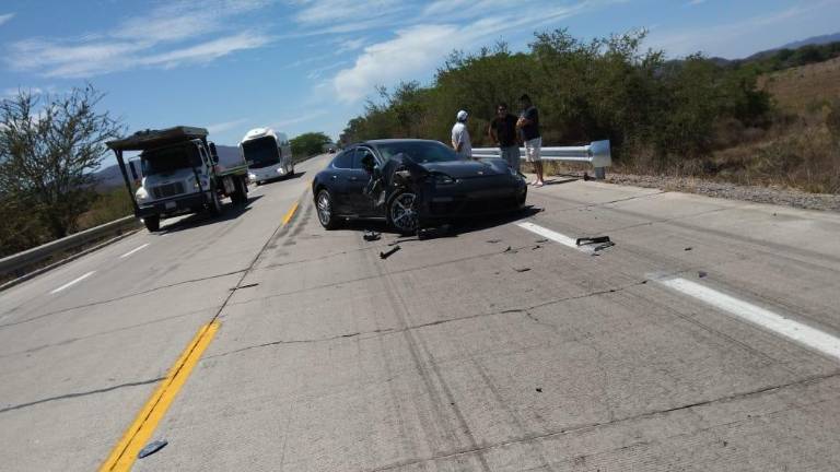 Así quedó el auto en el que se accidentó Pancho Barraza.