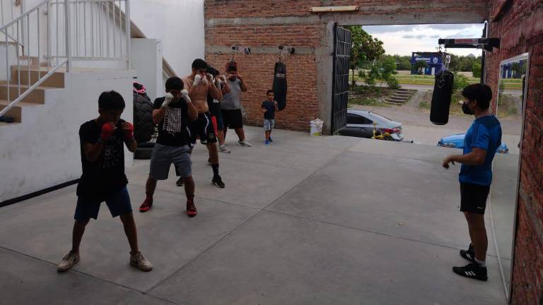 Pedro Guevara quiere hacer más grande su escuela de boxeo.