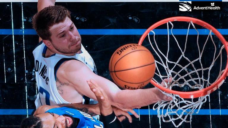 Luka Doncic terminó por ser determinante en el triunfo de Dallas en Orlando.
