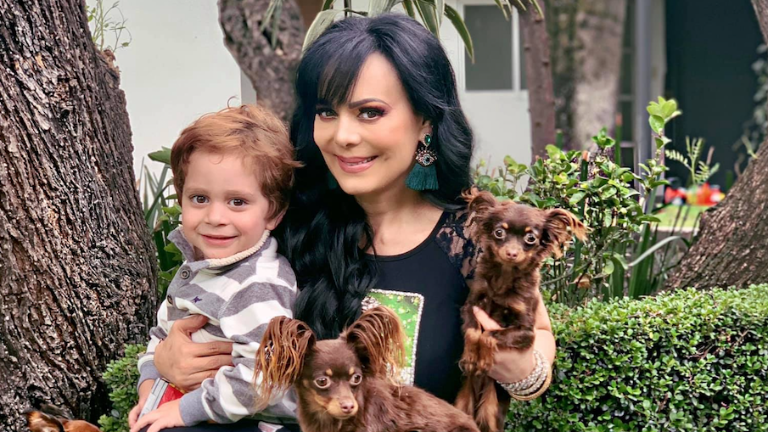 Bellos momentos disfruta la actriz y cantante Maribel Guardia con su nieto José Julián.
