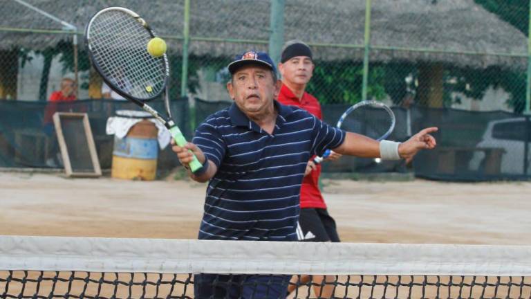 Abraham Herrera y Roy Castro salen avantes.