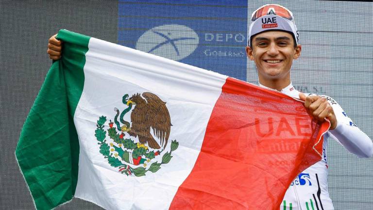 Isaac del Toro se medirá este domingo a grandes exponentes del ciclismo.