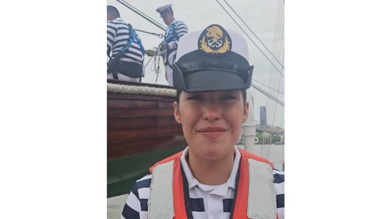 Jelenia Magaña Rubio, cadete mazatleca a bordo del Buque Escuela Cuauhtémoc, grabó un mensaje para su familia unos días antes del percance en Nueva York.