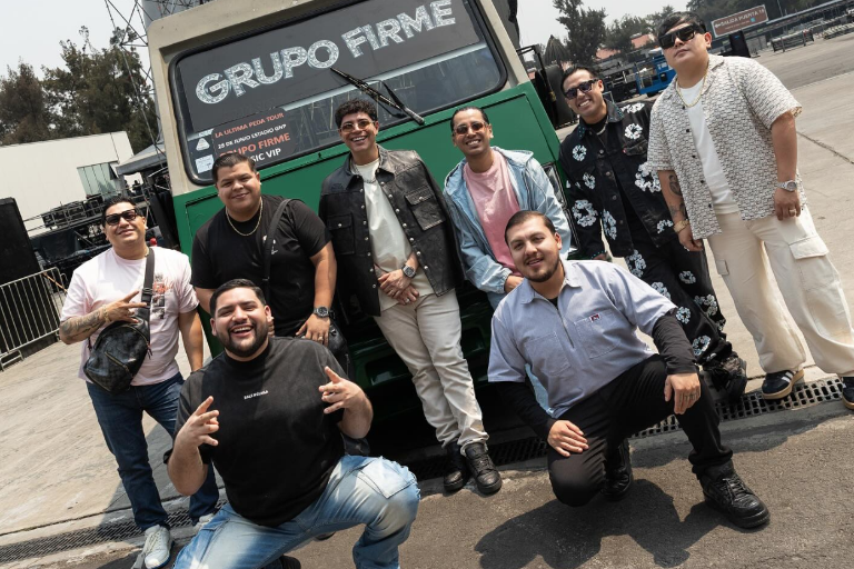 Causa Grupo Firme furor en su primera presentación en el Estadio GNP Seguros