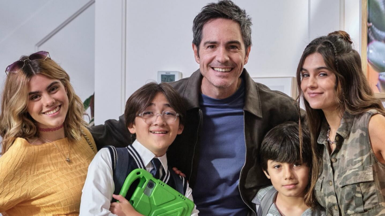 Mauricio Ochmann protagoniza la nueva serie de Papá Soltero.