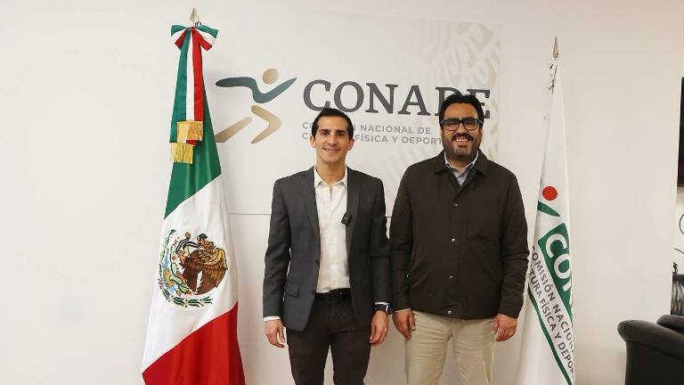 Rommel Pacheco y el Alcalde Juan de Dios Gámez Mendívil se reúnen en la Conade.