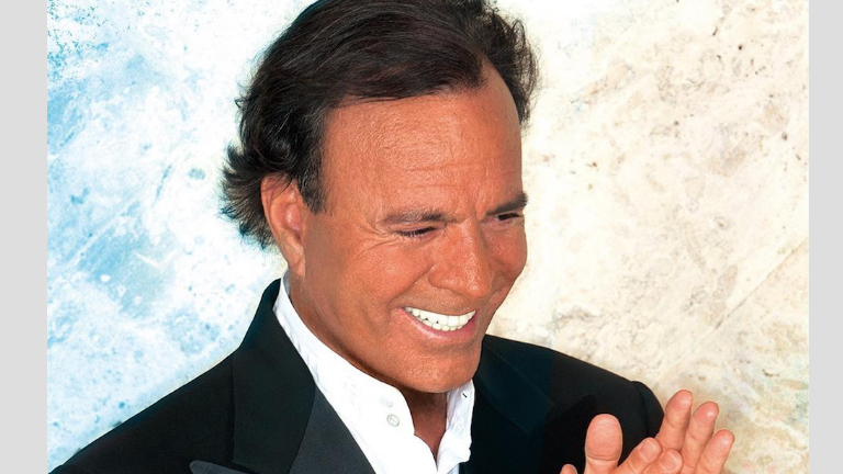 Julio Iglesias se encuentra delicado de salud.