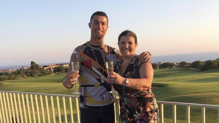 Cristiano Ronaldo y su madre Dolores Aveiro.