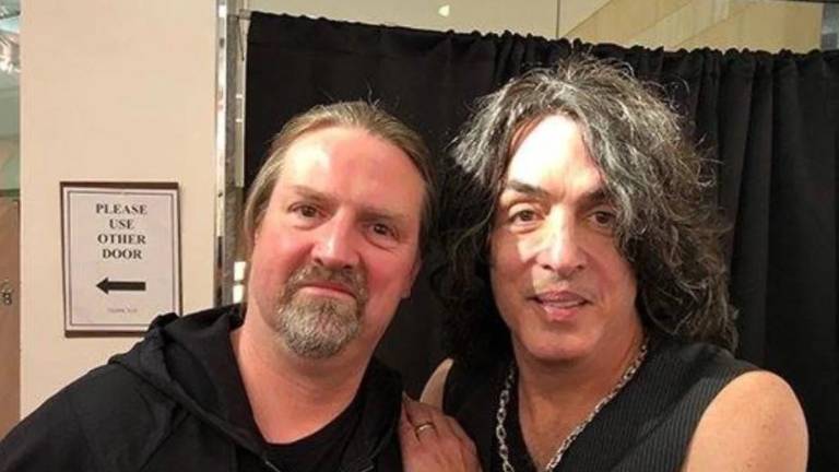 Integrantes de Kiss dedicaron a Karl Cochran un mensaje de despedida.