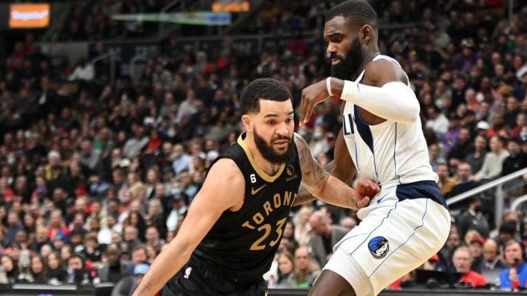 Fred VanVleet fue de los mejores anotadores de los Raptors ante los Mavericks.