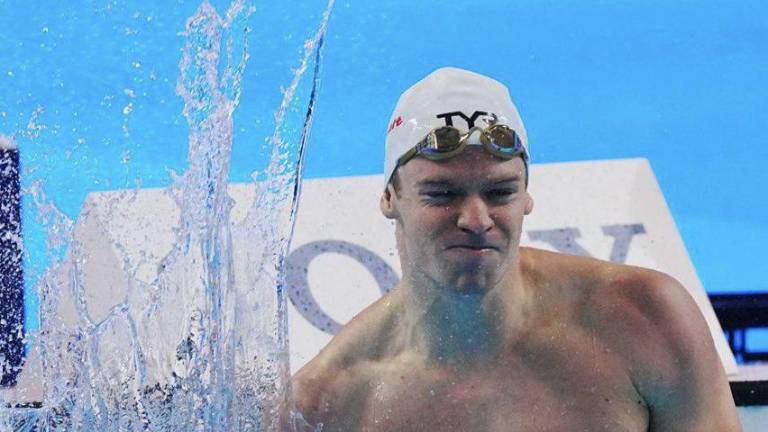 Leon Marchand bate el récord de Lochte