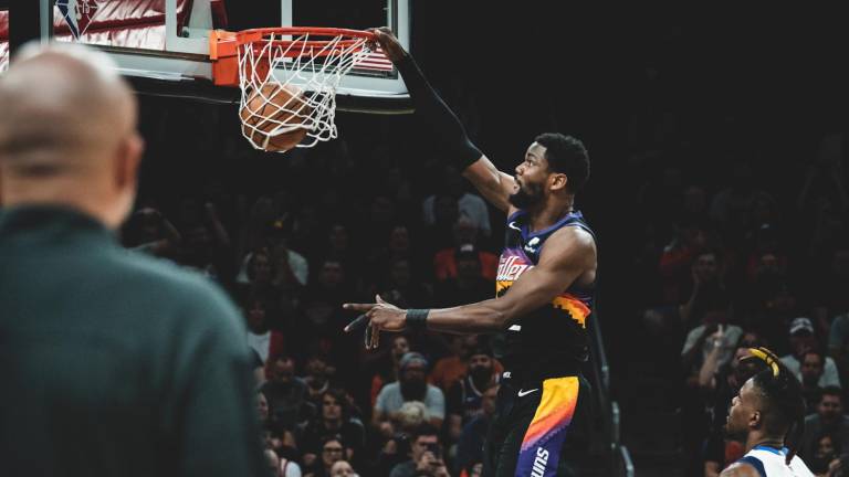 Los Suns de Phoenix queda a un triunfo de avanzar a las finales de la Conferencia Oeste.