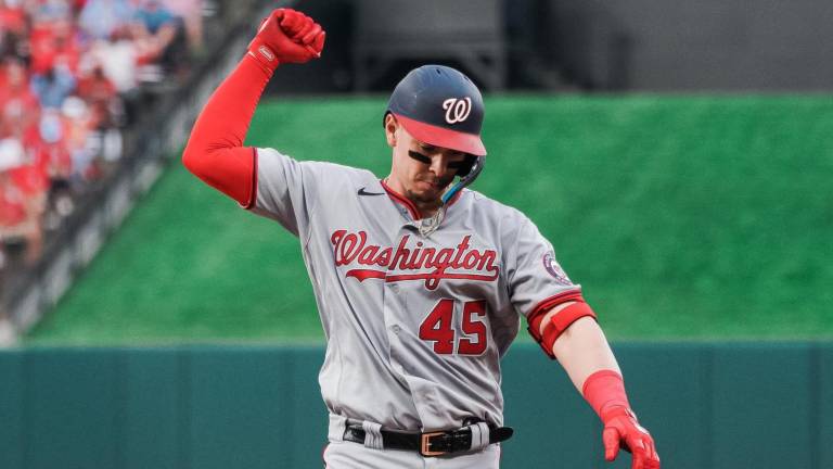 Joey Meneses continúa con su aporte ofensivo para la causa de los Nacionales de Washington.