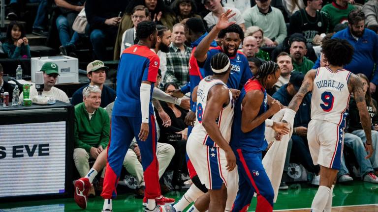 Los Sixers doblegaro a los Celtics en Navidad.