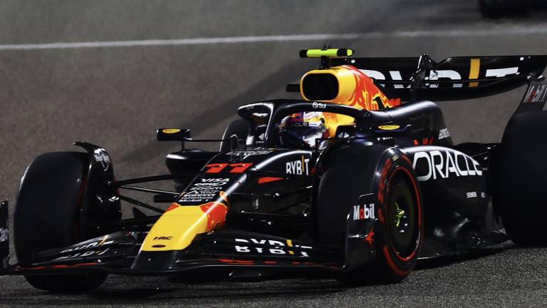 Sergio “Checo” Pérez realiza una gran carrera.