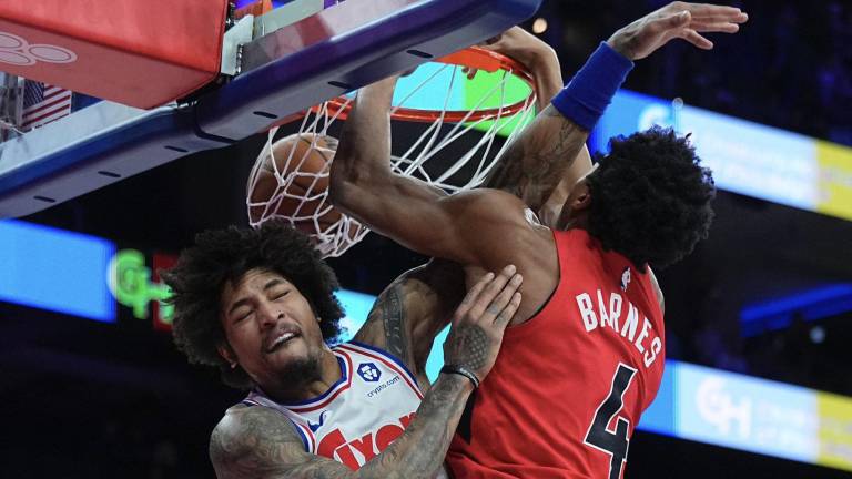 Scottie Barnes logra par de puntos sobre la marca de Kelly Oubre Jr.