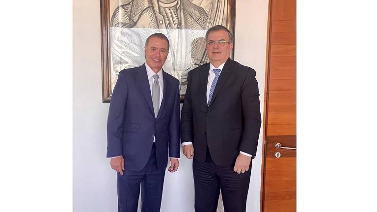 El Embajador de México en España, Quirino Ordaz Coppel, junto a Marcelo Ebrard.