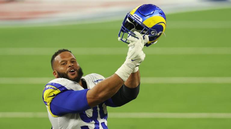 Aaron Donald se convirtió en el defensivo mejor pagado en toda la NFL.