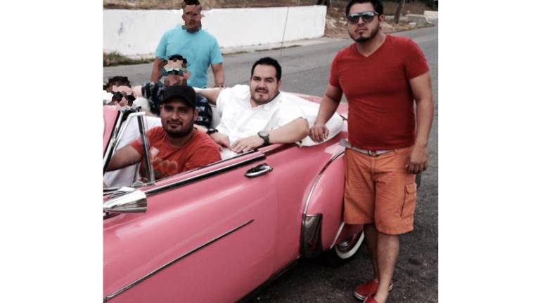 Héctor Melesio Cuén Díaz, Fausto Centeno y Sergio David Hernández en un viaje a Cuba.