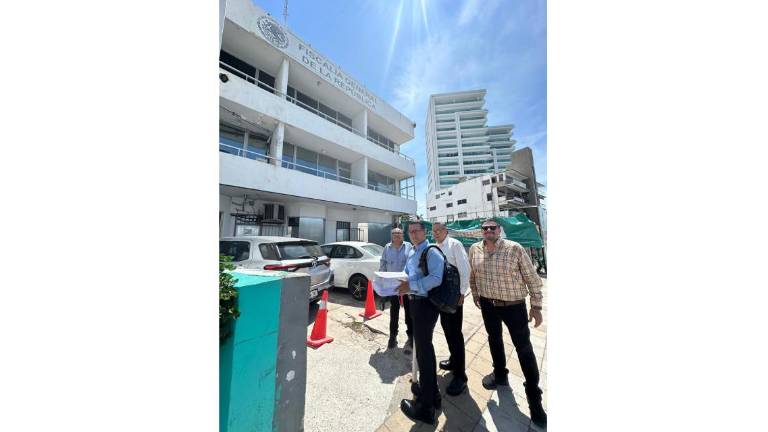 Abogados presentan una demanda contra autoridades de Mazatlán ante la FGR.