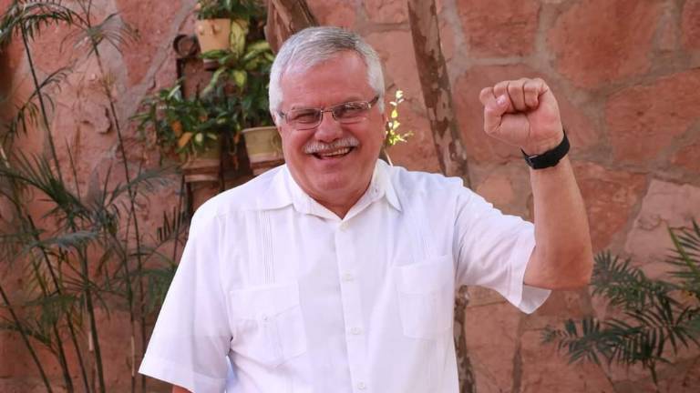 En su tercer intento, Víctor Díaz Simental logró el triunfo y desde este jueves será el Presidente Municipal de Escuinapa.