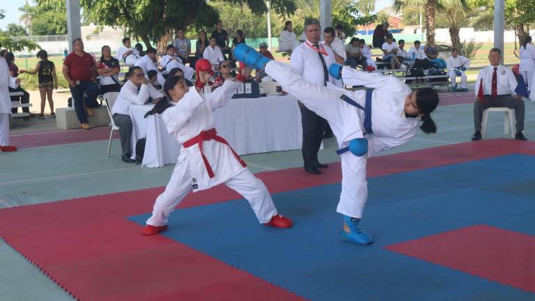 El selectivo se realiza en la Unidad Deportiva Benito Juárez.