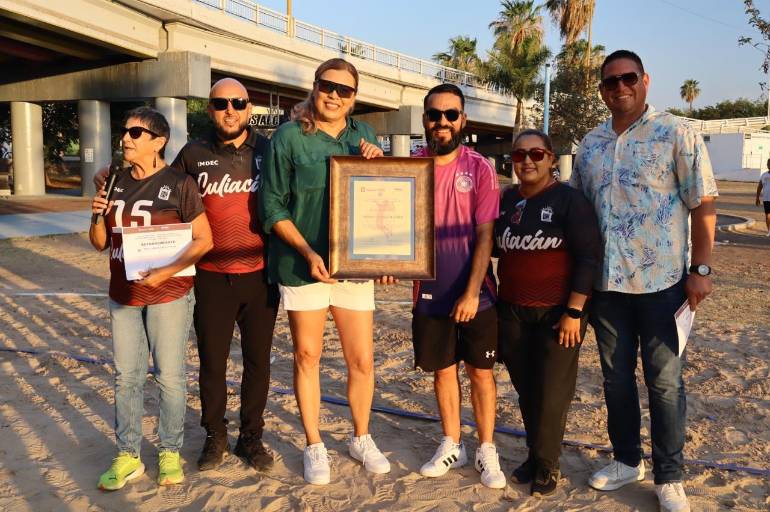 Rinden homenaje a Hilda Gaxiola en Torneo de Voleibol de Playa