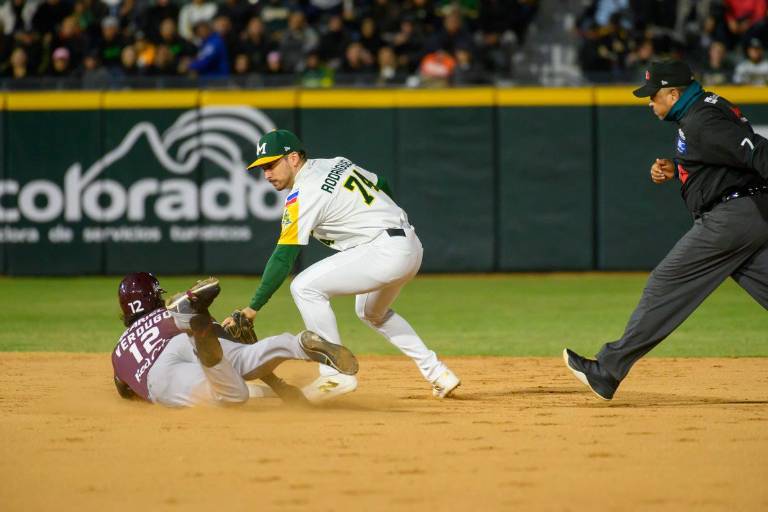 Tomateros se lleva emocionante triunfo ante Cañeros para tomar ventaja en las semifinales