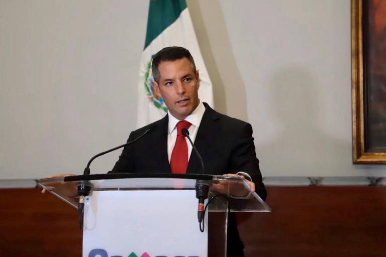 Morena da pluris al Senado a Murat y al líder del SNTE