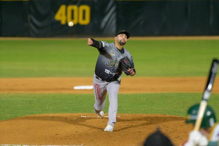 Tomateros de Culiacán se apoya en sólida apertura de José Luis Bravo para aumentar ventaja en los playoffs