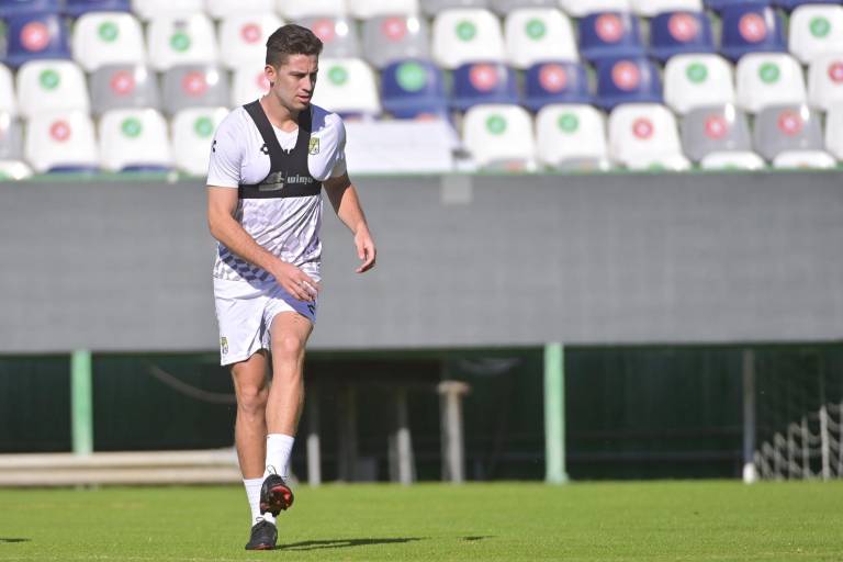 Santiago Ormeño cerca de jugar en Chivas; tomaría el lugar de José Juan Macías