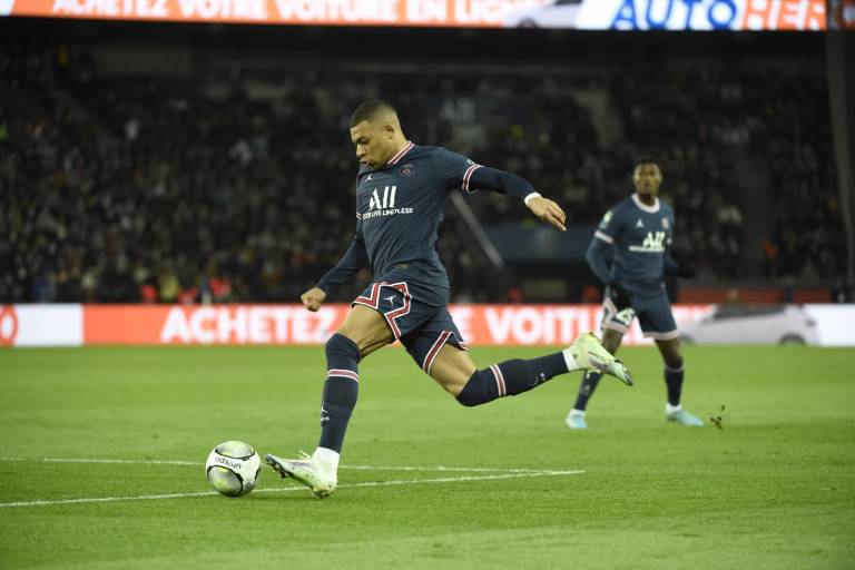 Messi y Mbappé, socios de lujo en el triunfo de París Saint-Germain sobre Saint-Étienne