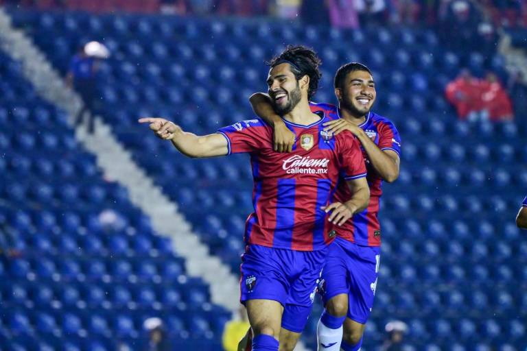 Sinaloense Vladimir Moragrega, líder de goleo de la Liga de Expansión MX