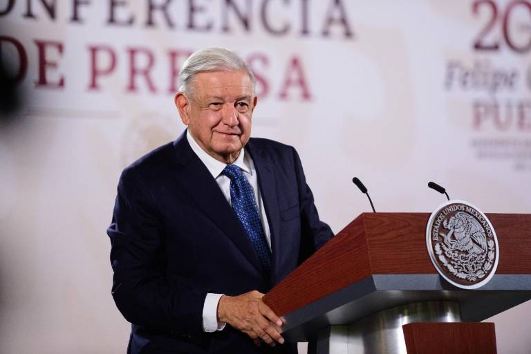 ‘No hay que ensañarse’, dice AMLO de fotos de Claudio X. González padre, ignorado por Sheinbaum