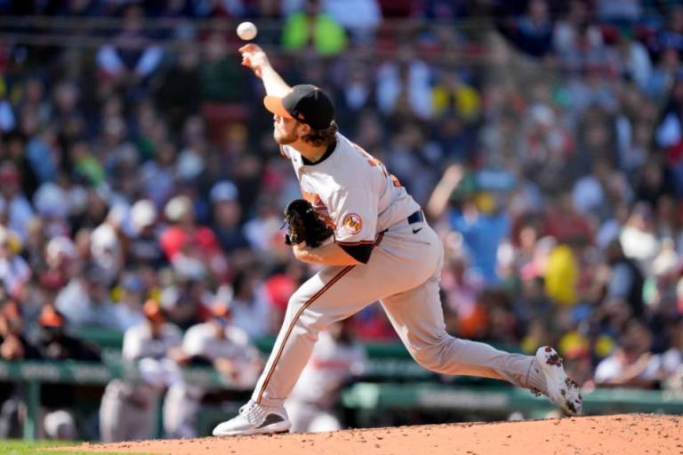 Corbin Burnes y Orioles estropean el primer juego el año en el Fenway