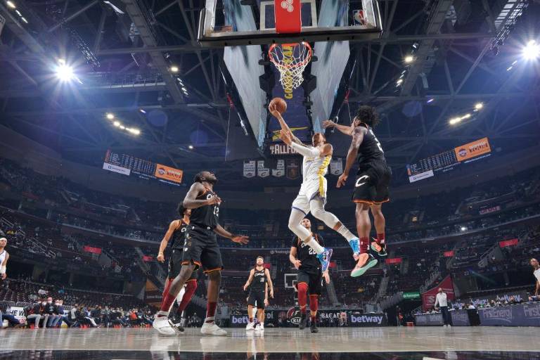 Juan Toscano y una actuación histórica: máxima puntuación de un mexicano en la NBA